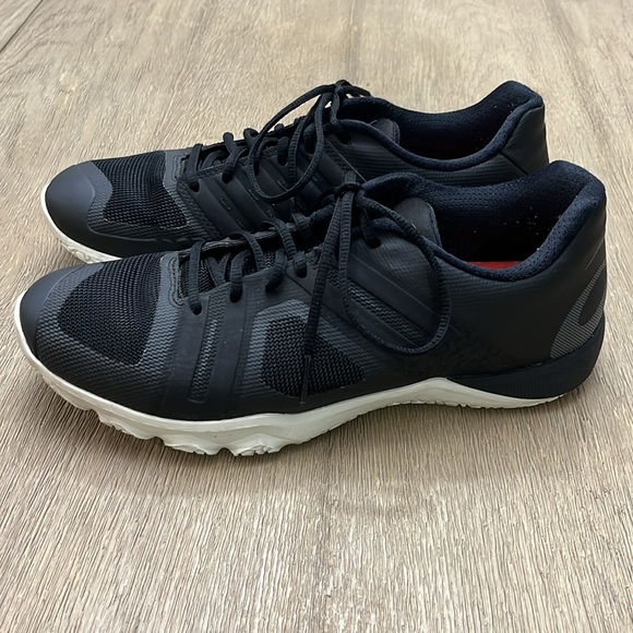 ASICS training shoes - Picture 2 of 12